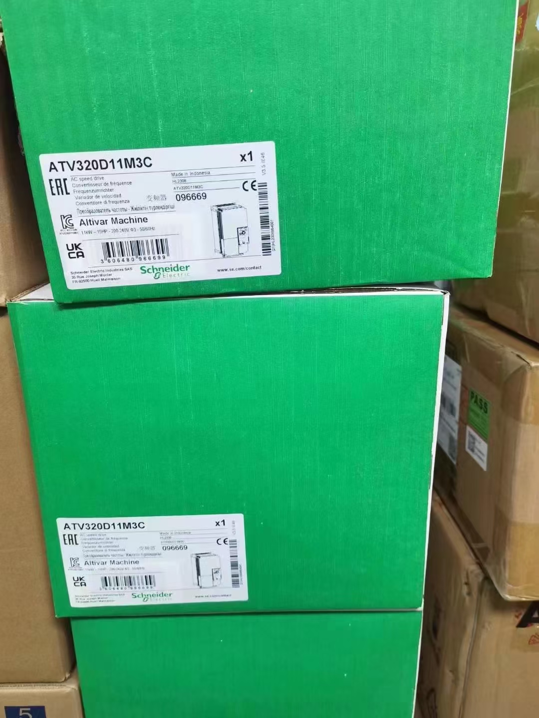 Schneider ATV320D11M3C