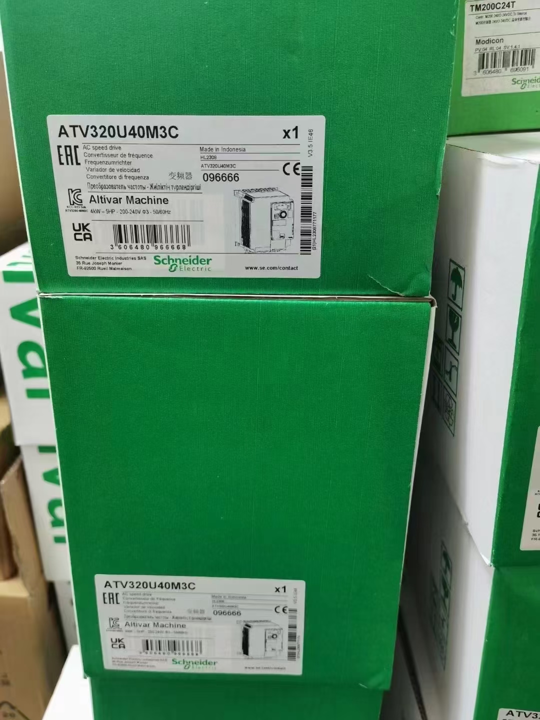 Schneider ATV320U40M3C