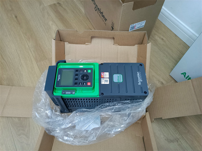 Schneider ATV930U55N4