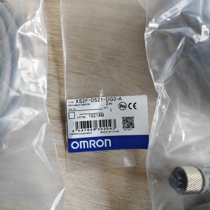 OMRON XS2F-D521-DG0-A