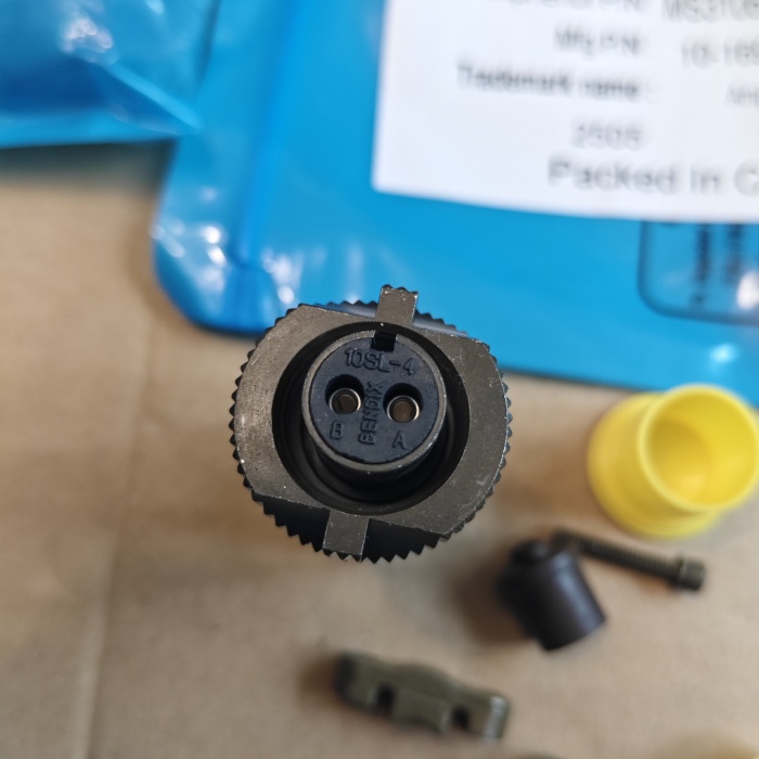 Amphenol MS3106E10SL-4S